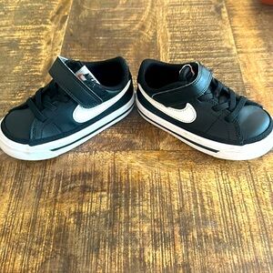 7C/T Nike shoes
